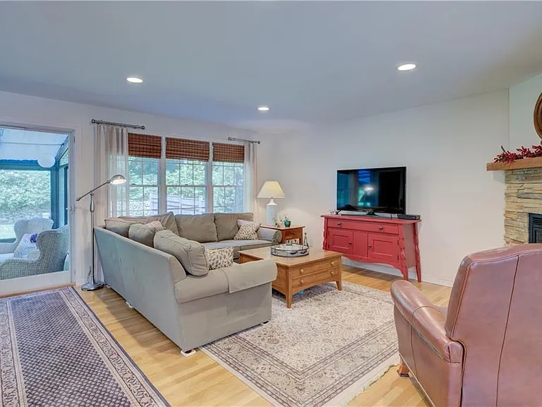 103 Browns Farm Dr — Photo 6