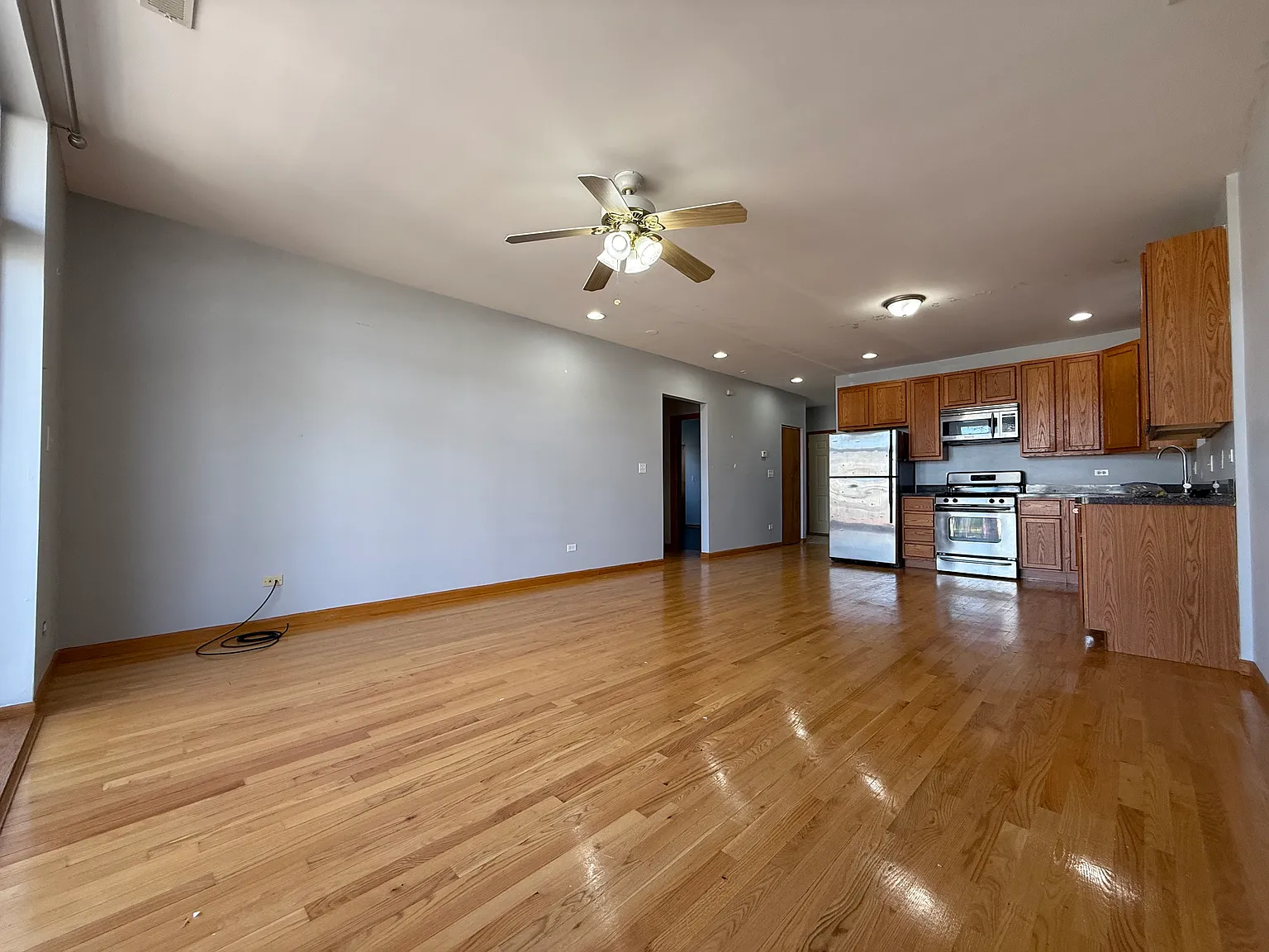 2 bed, 1100 sqft, $1,800 — Photo 2
