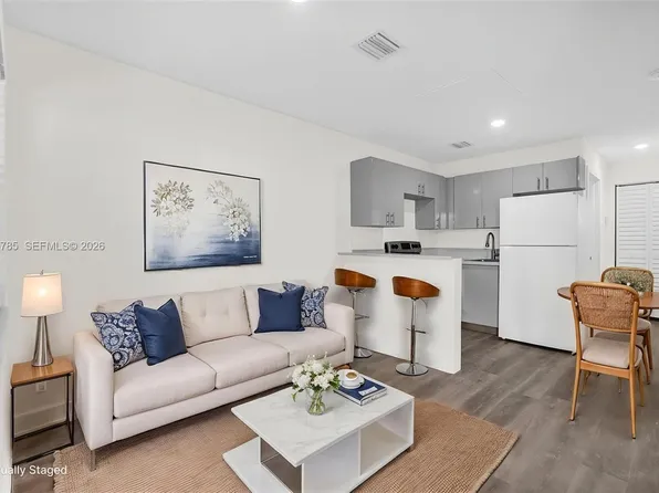 1730 Acapulco Dr, Hollywood, FL