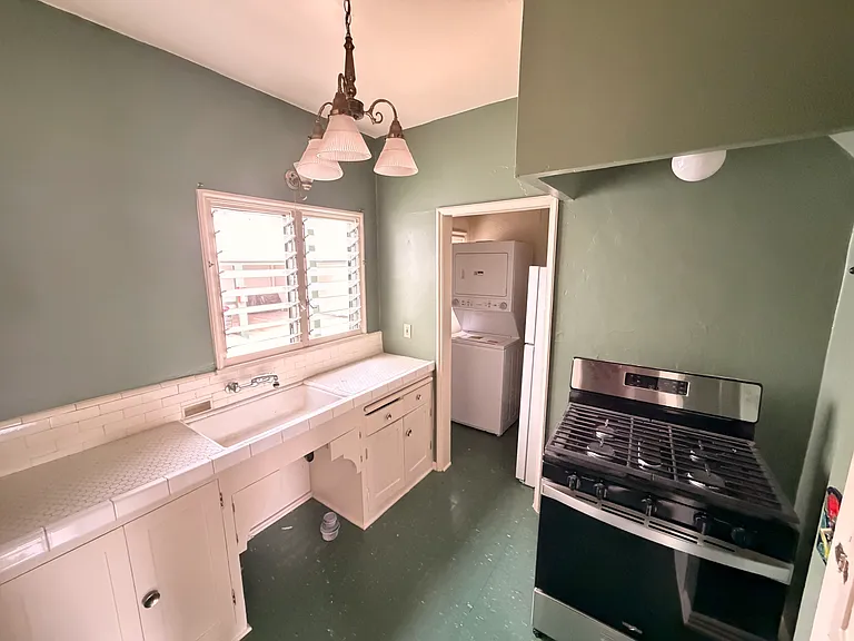918 E Topeka St #2 — Photo 7