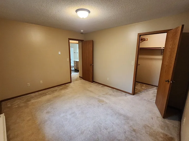 4001 Yucca Dr — Photo 12