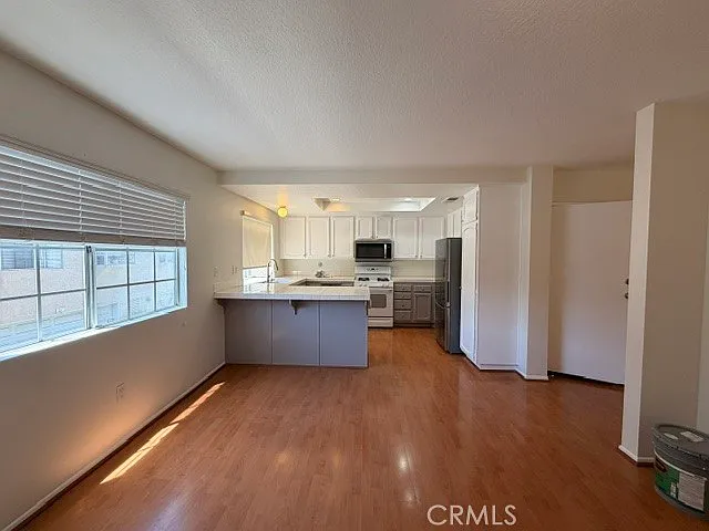 3 bed, 2.5 bath, 1721 sqft, $4,500 — Photo 3