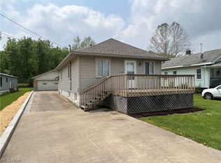 1612 Roanoke Ave, Uhrichsville, OH 44683