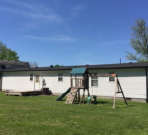 2nd image of 1361 N County Road 900 E