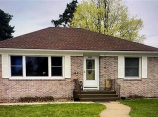 228 E Macarthur Ave, Eau Claire, WI 54701