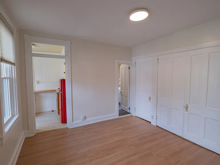 223 N Mulberry St — Photo 6