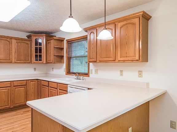 4th image of 271 Echo Valley Dr