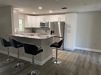 5th image of 4425 Stuart Ave