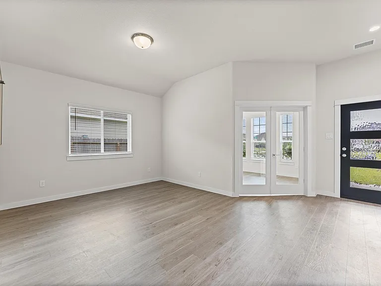 21409 Mary Myrtle St — Photo 5