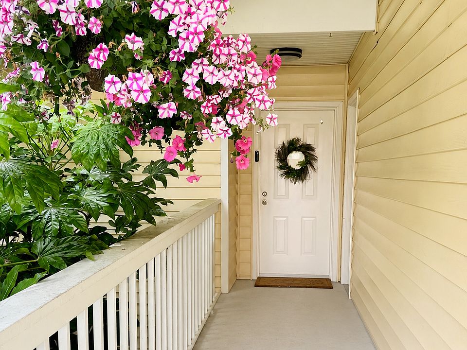 Private entrance with no stairs. Connected to your own garage.