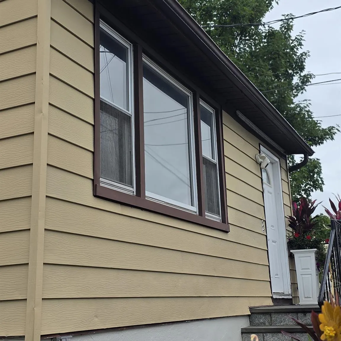 2 bed, 1.0 bath, 800 sqft, $2,700 — Photo 2