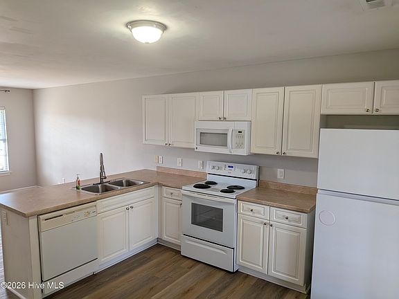 4th image of 8501 Heirloom Dr NE