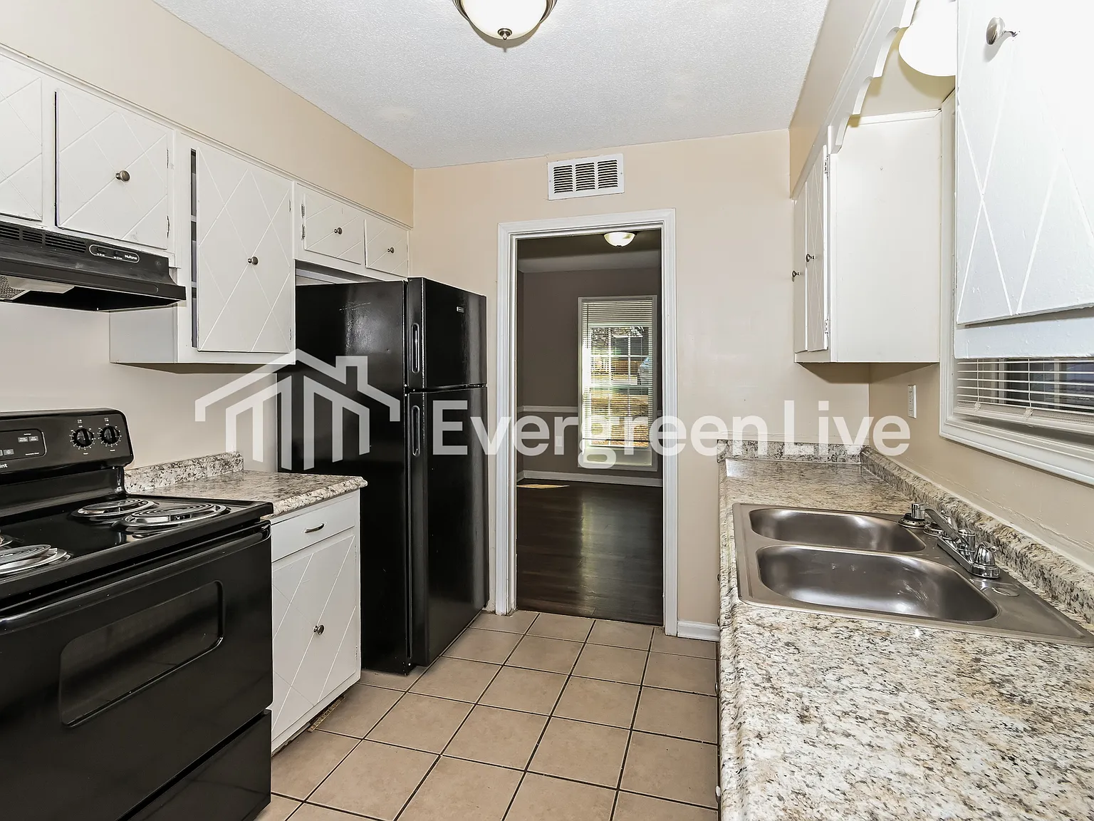 3 bed, 2.0 bath, 1639 sqft, $1,295 — Photo 4