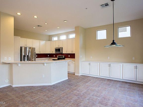 4th image of 10546 E Bahia Dr