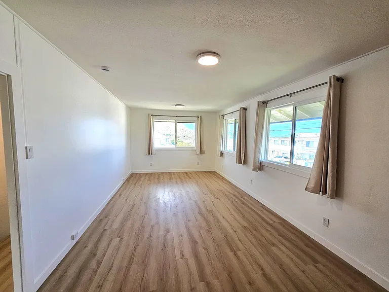 555 12th Ave #A — Photo 7