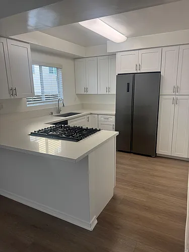 Cape Brentwood Photo 1