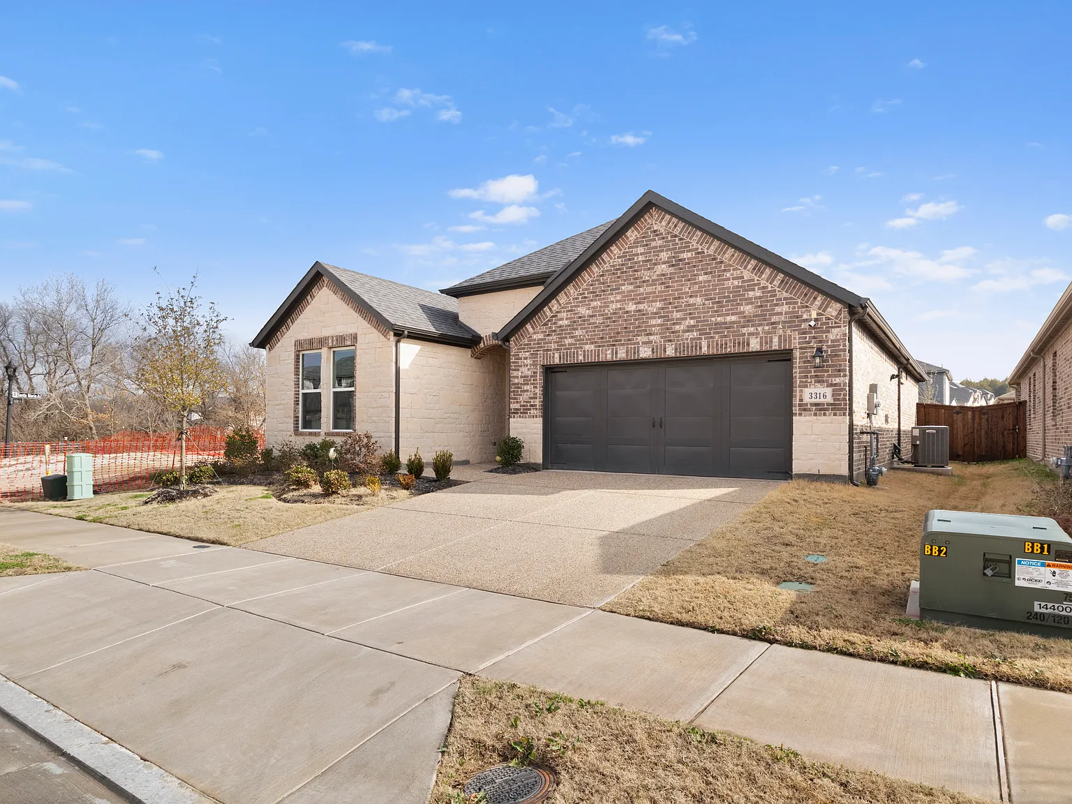 3 bed, 1704 sqft, $2,580 — Photo 2