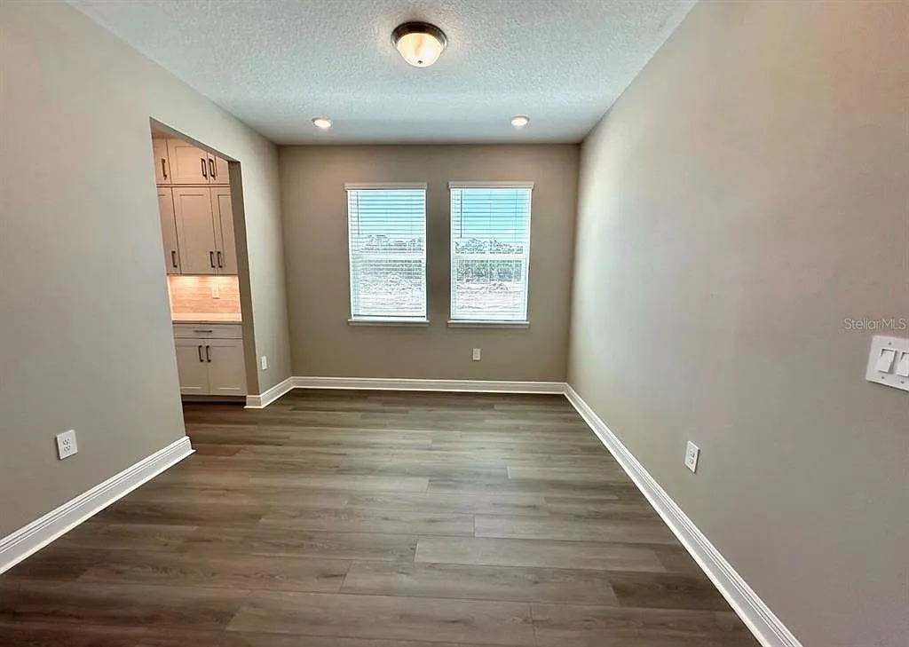 5 bed, 4.5 bath, 3715 sqft, $3,500 — Photo 4
