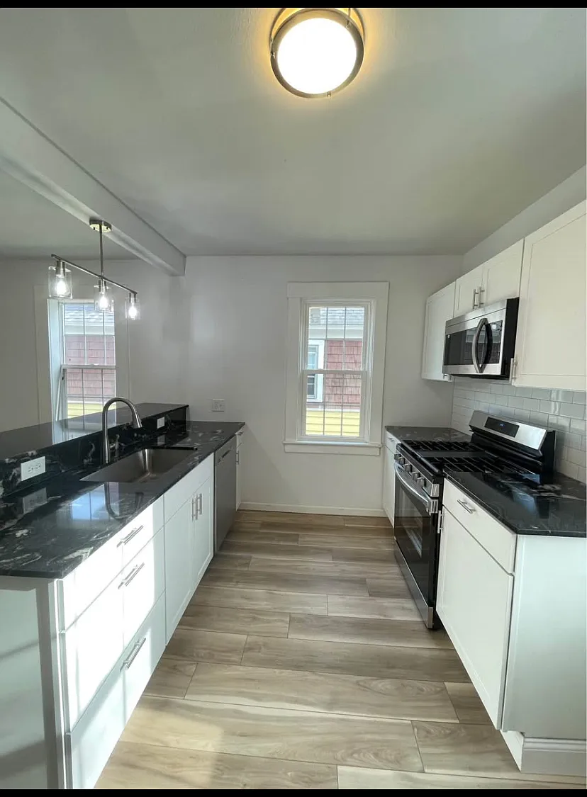2 bed, 1080 sqft, $1,295 — Photo 4