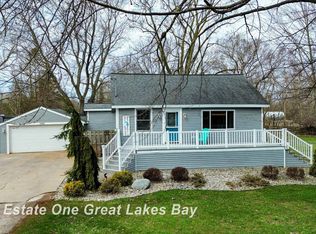 1992 S River Rd, Saginaw, MI 48609