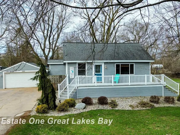 1992 S River Rd, Saginaw, MI 48609