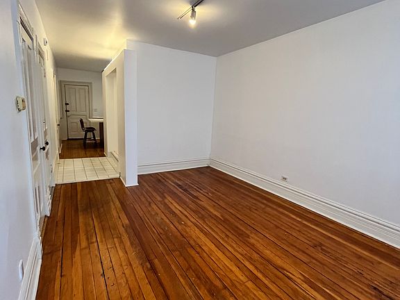 2nd image of 3455 N Hoyne Ave APT 2F