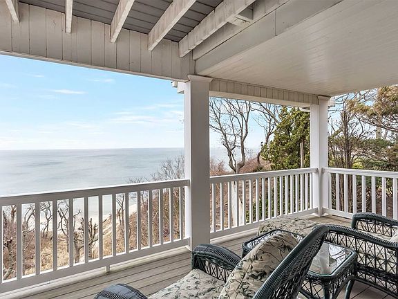 3rd image of 103 Soundview Dr