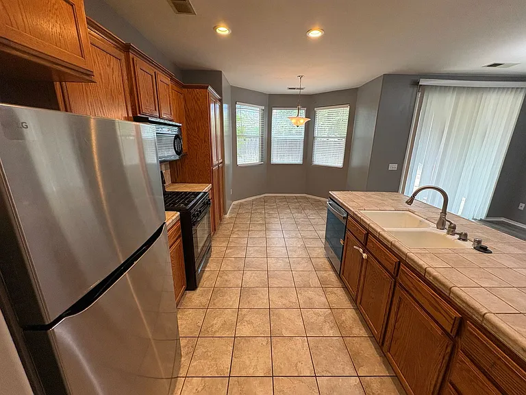 2133 N Denton St — Photo 12