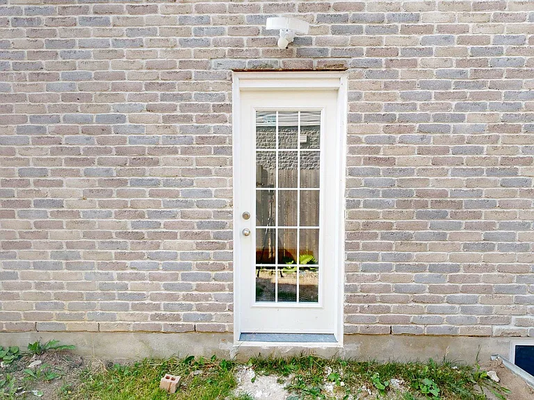 3252 Meadowgate Blvd #LOWER — Photo 30
