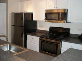 306 Glenwood Dr APT 207, Bloomingdale, IL 60108