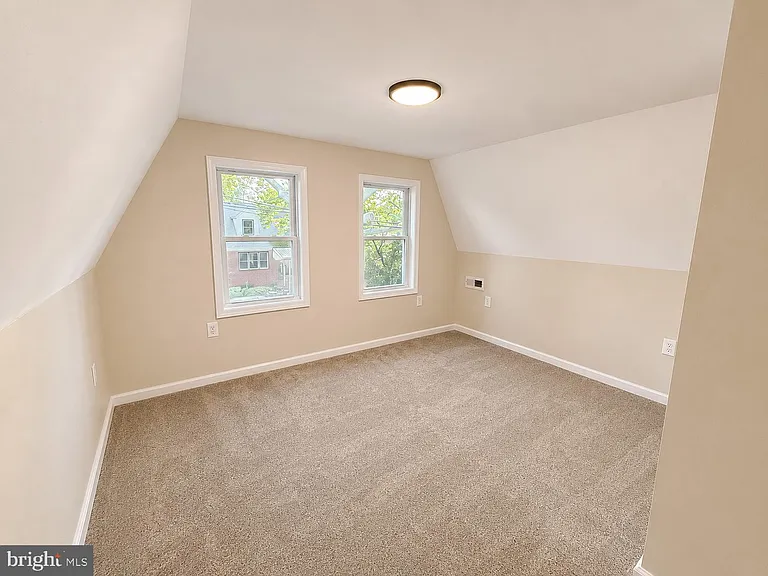 82 Central Ave — Photo 15