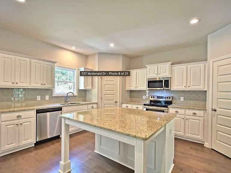 727 McDonald Dr — Photo 3