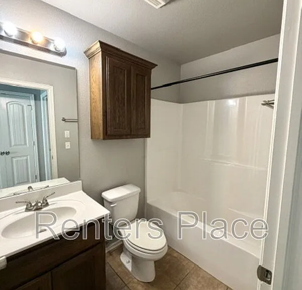 416 E Birch St — Photo 6