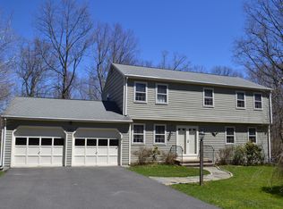 240 Primrose Ln, Fairfield, CT 06825