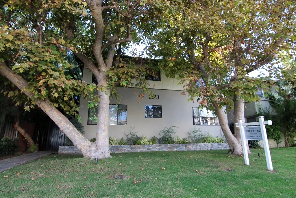 1523 S Wooster Street — Photo 2