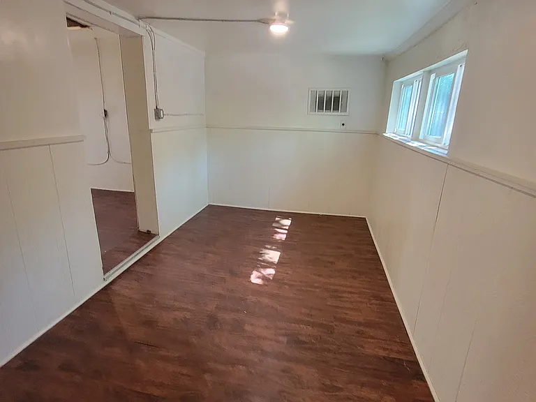 404 S Foote Ave — Photo 6