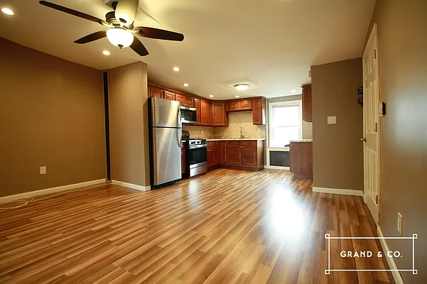 Rented by Grand & Co. | media 12