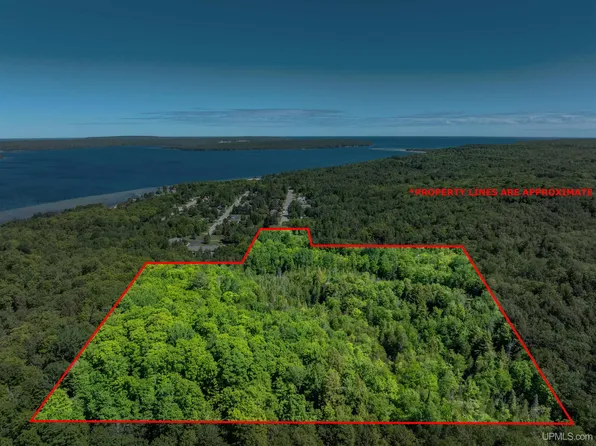 31A Off Center St, Munising, MI 49862