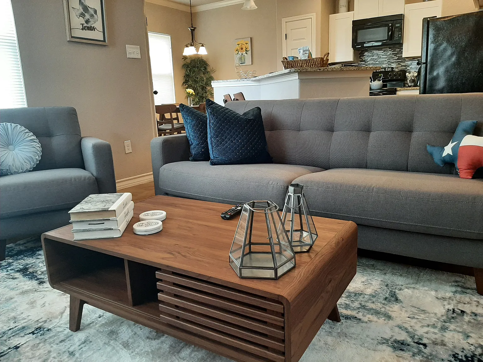 3 bed, 2.5 bath, 1466 sqft, $1,600 — Photo 3