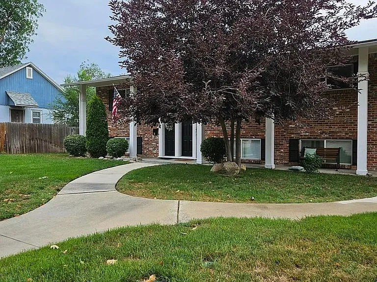 3906 W Albion St — Photo 4