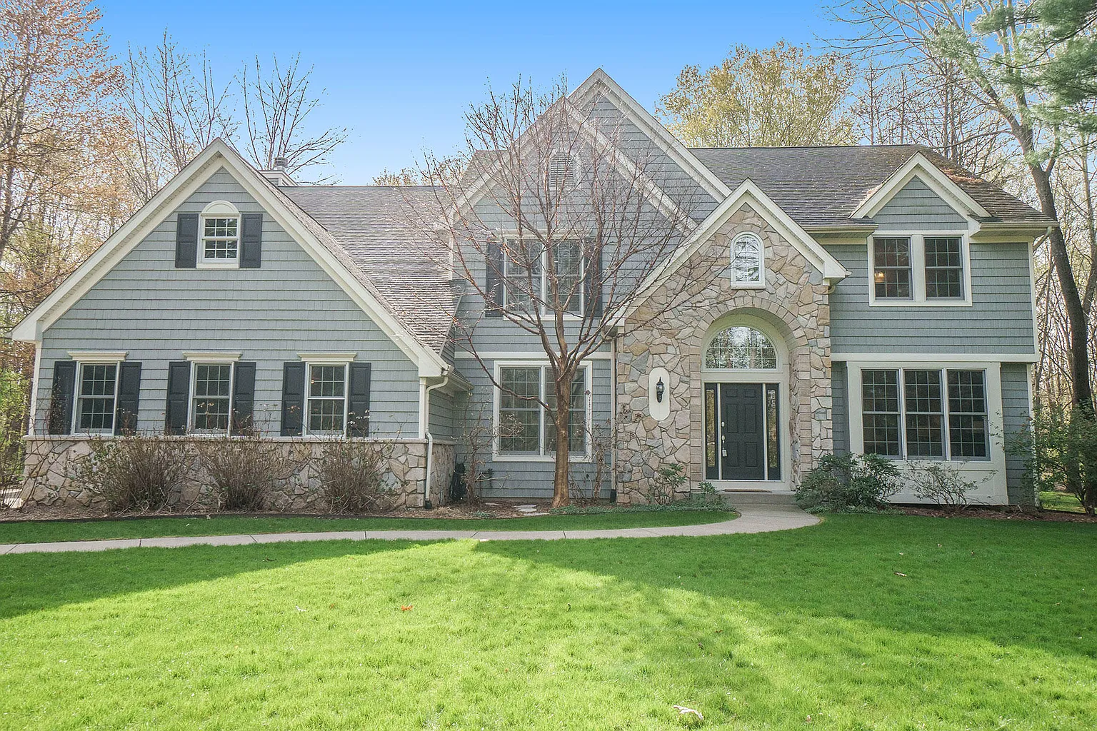 6420 E Bay Ln photo 1