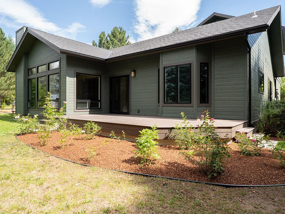 1st image of 320 Deerwood Dr