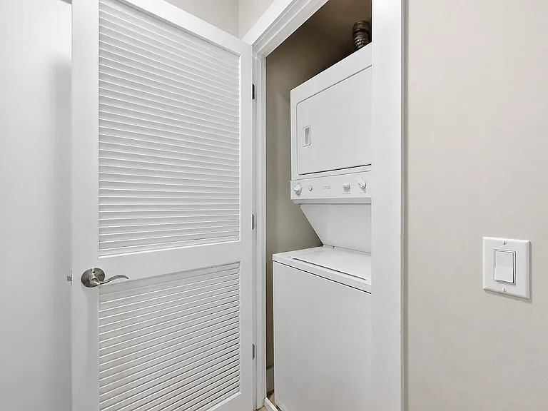 1390 Kenyon St NW #325 — Photo 21