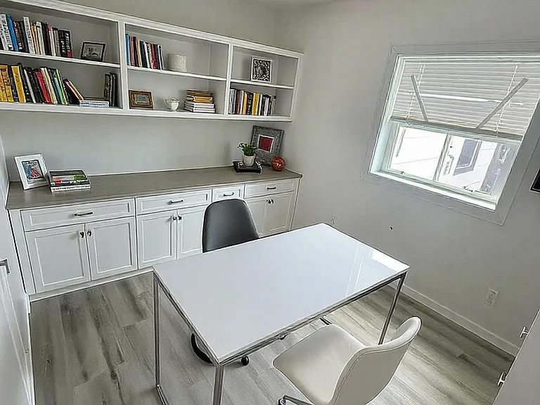 1723 Oak Knoll Dr #5 — Photo 6