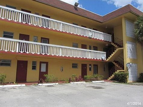2nd image of 251 NE 187th St APT 812