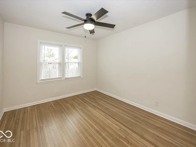 5414 E 10th St — Photo 13