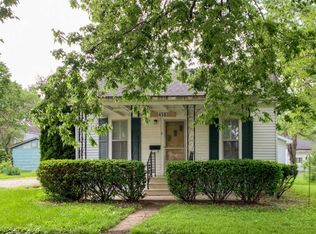 458 S Hamilton St, Monticello, IL 61856