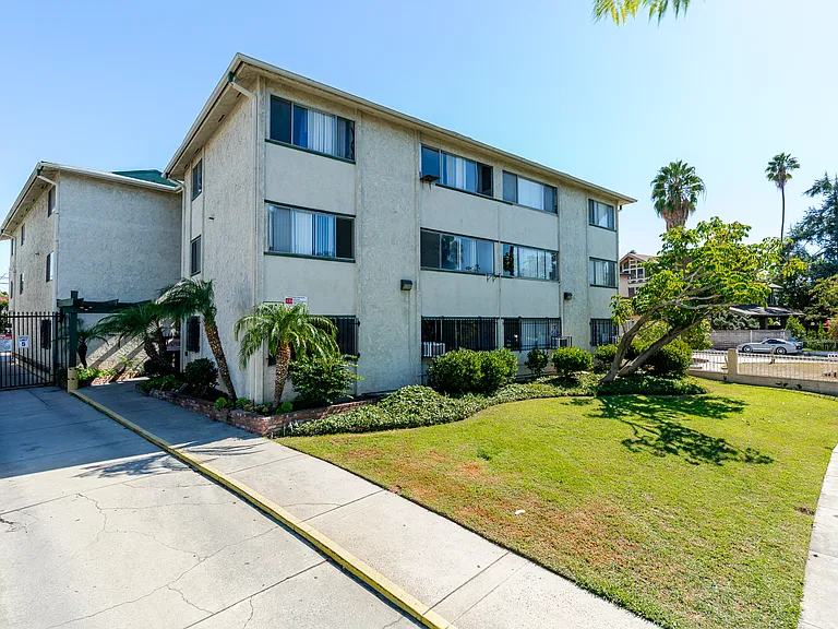 1922 S Hobart Blvd #6 — Photo 26