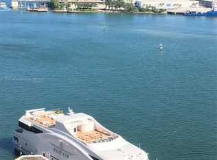 325 Biscayne Blvd, Miami, FL 33137