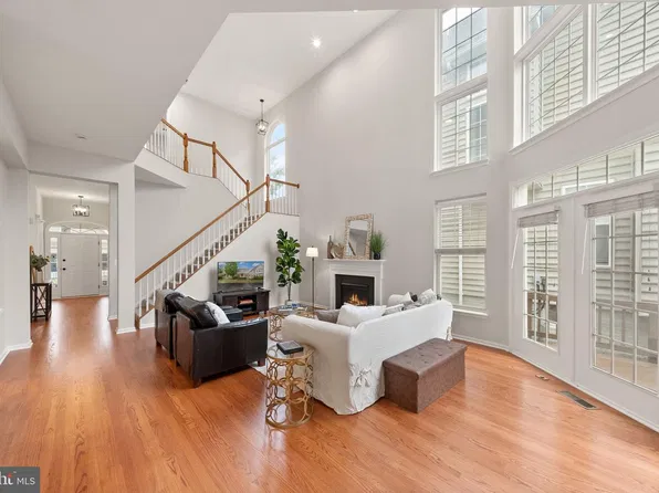 17439 Lethridge Cir, Round Hill, VA 20141